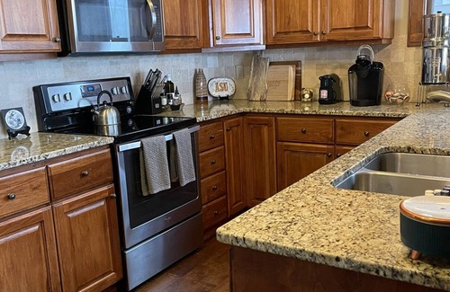 Foscoe Condo | MTN. RETREAT Echota- Appalachian views of Grandfather Mountain & Blue Ridge Mtns