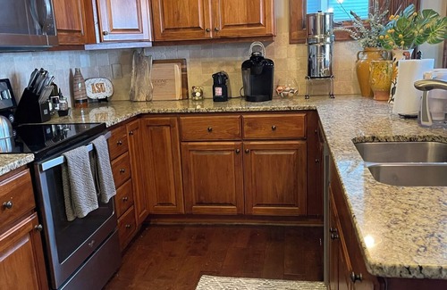 Foscoe Condo | MTN. RETREAT Echota- Appalachian views of Grandfather Mountain & Blue Ridge Mtns