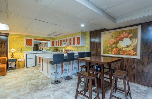 Burnsville House | Mtn Retreat~Mins to Downtown Burnsville, WiFi+Grill, EV Level 2 Charger, Private