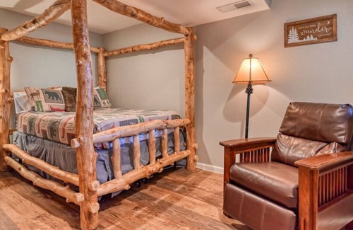 Green Mountain Falls Apartment | MTN Town Escape the Fox Den, 1 Bdrm luxury Apt
