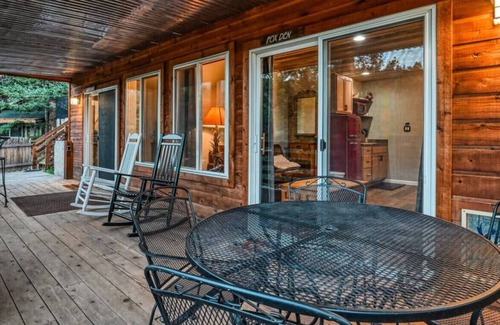 Green Mountain Falls Apartment | MTN Town Escape the Fox Den, 1 Bdrm luxury Apt