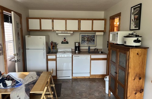 Big Sky Condo | Mtn View Beauty- Walk to Slopes & Lake Lavinski- Top Rated Condo-Sleeps 5-Cheap