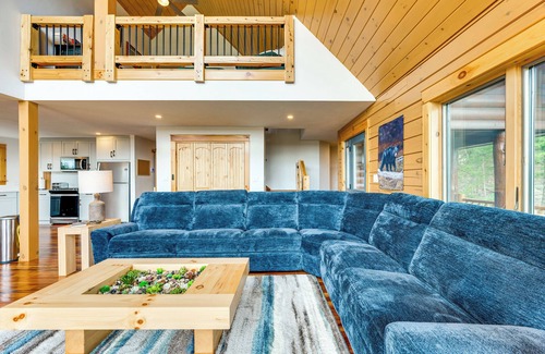 Conway Cabin | Mtn-View Deck: Scenic Conway Log Cabin!