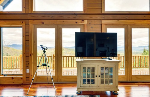 Conway Cabin | Mtn-View Deck: Scenic Conway Log Cabin!