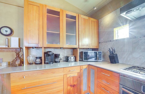 Rimrock House | Mtn-View Home w/Fenced Backyard in Rimrock!