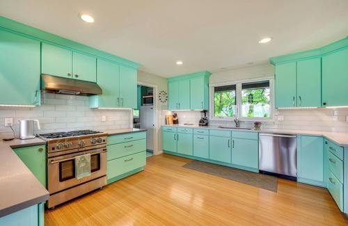 Boulder House | Mtn-View Home w/Pickleball Court in Louisville!