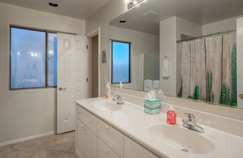 Dove Mountain House | Mtn-view home with private pool, grill, enclosed backyard, streaming, tennis, AC