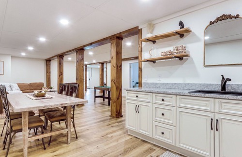 Fishertown House | Mtn-View Pleasantville Home on 100 Acres!