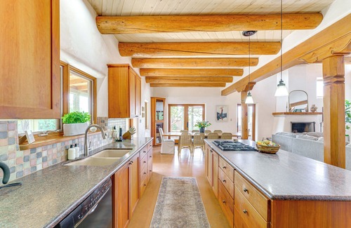 Taos House | Mtn-View Retreat w/Hot Tub in New Mexico!