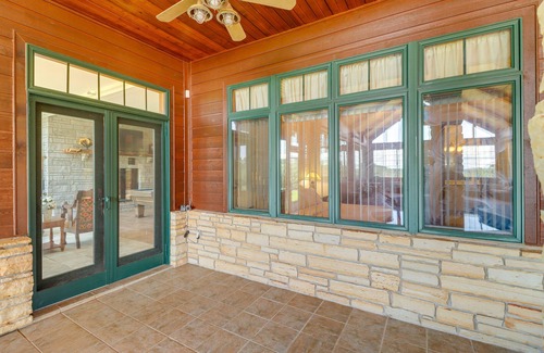Fairfield Bay House | Mtn-View Shirley Pool House: Pets Welcome!