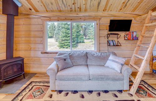 Trout Creek Apartment | Mtn Views and Fireplace Cozy Trout Creek Tiny Home