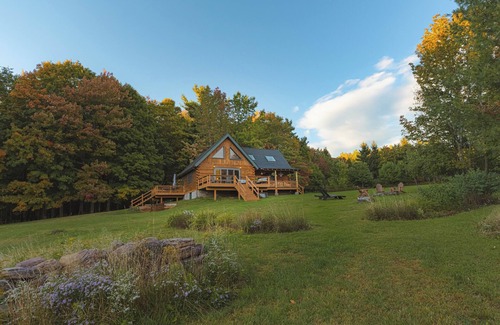 West Kill Cabin | Mtn Views Firepit 5 Min to Hiking + Brewery