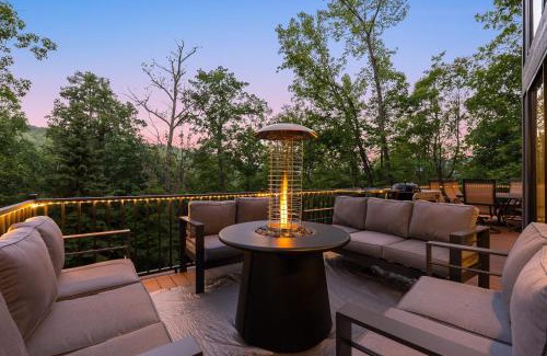 Massanutten House | Mtn Views - Hot Tub - Nature - Escape - Serenity