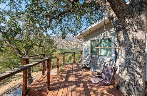 Kaweah Cabin | Mtn Views, Hot Tub, Outdoor Shower, 15m to Sequoia