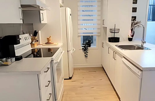 Longueuil Apartment | MTR Apart Longueuil/Montreal Corporate & family Stays |Furnished & All-Inclusive