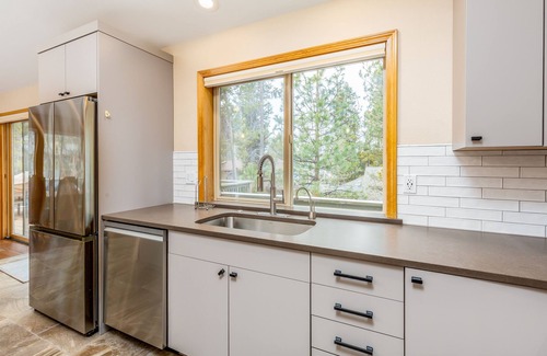 Deer Park House | MTRO11 - Fabulous Home - 2 King Suites, Ping Pong, Foosball, A/C