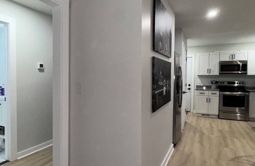 Murfreesboro House | MTSU football and Downtown Murfreesboro! Near Siegel soccer, Nashville! New 2BR