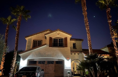 Coachella House | Muñoz Residence, Just 2 minutes away from Coachella fest - Family sized house