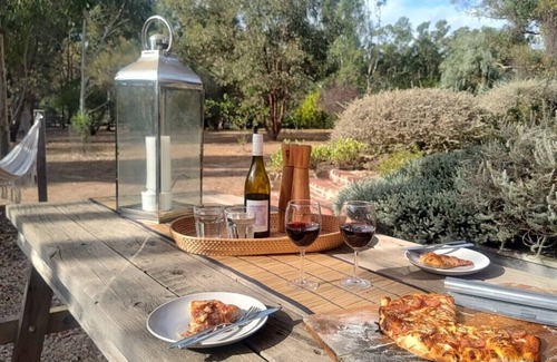 Muckleford South Cottage | Muckleford Forest Cottage - Bush retreat, wood fire, pizza oven and stunning dam