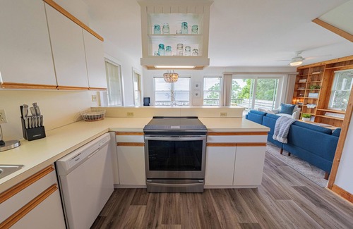 Duck Cottage | Mucky Duck + Soundfront + Duck NC + Sanderlin Community with Pool