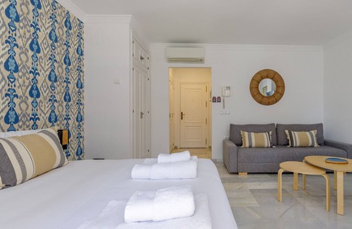 La Malagueta Apartment | Muelle Uno Studio with Sea View