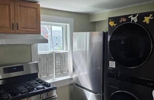 Marblehead Apartment | Mugford Manor ~ 10 minutes to Salem