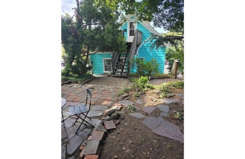 Marblehead Apartment | Mugford Manor ~ 10 minutes to Salem