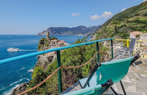 Vernazza Villa | Muin a Ventu Historical Tower