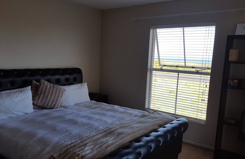 Muizenberg Apartment | MUIZENBERG SEA VIEW APARTMENT