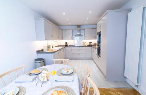 Lytham St. Anne's House | Mulberry Cottage - Cosy 3 Bed Cottage near Lytham Windmill