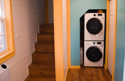 Eureka Springs Cabin | Mulberry Cottage @ The Woods & Hollow