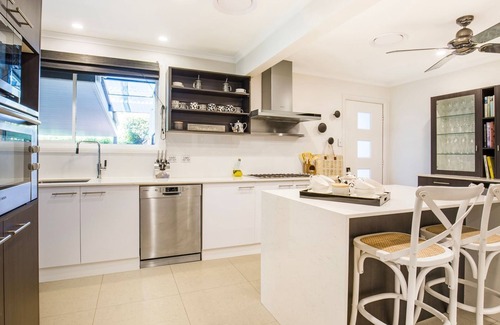 Berry House | Mulberry House - Pet Friendly with Swimming Pool