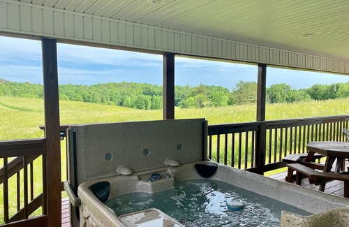 Logan Cabin | Multi-family cabin with two living spaces. Suitable for 8 guests.