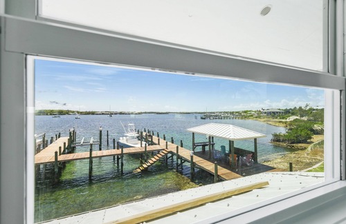 Green Turtle Cay House | Multi-family compound w dockage & private pool