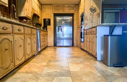 Riesel Other | Multi-Family opportunity New Guest House ,Pool, Hot Tub, Full camp Hook-ups,