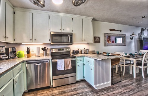 Panama City Beach House | Multi-family Beach Retreat: 2 units+walk to beach+hot tubs+kings+great location