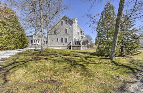 Marion Center Cottage | Multi-level Marion House: Loft, Deck + Ocean Views