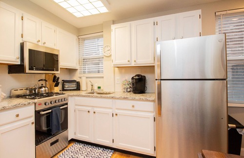 Riverside Apartment | Multi-Level Townhouse, Harvard, MIT, Red line