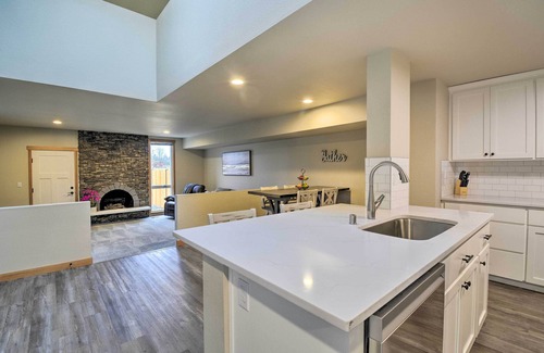 Edgewood House | Multi-Level Vacation Rental Near Tacoma!