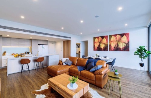 South Brisbane Apartment | Multi Million River View 3BD Penthouse at SouthBan