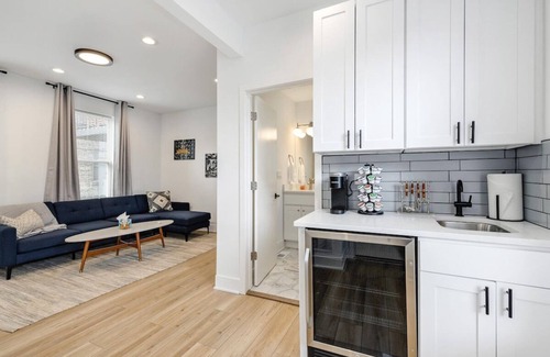 Bucktown House | MultiManor: A Renovated Bucktown Coach House