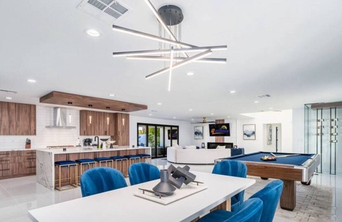 Paradise Valley Village House | Multimillion $ ResortVilla+Waterslide+Pickleball Court+Puttting green+spa+gameroom