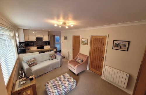 Mumbles Cottage | Mumbles Cottage - Sleeps 4 - Pets Ok - Parking