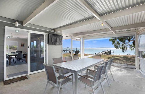Nangkita House | Mundoo Waters, Waterfront, Family Friendly, WiFi