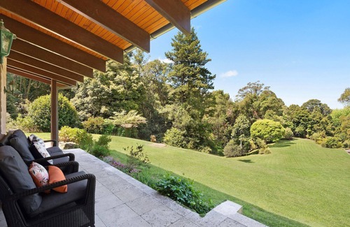 Bellawongarah House | Mungari - Spectacular mud brick family home hidden in the rainforest