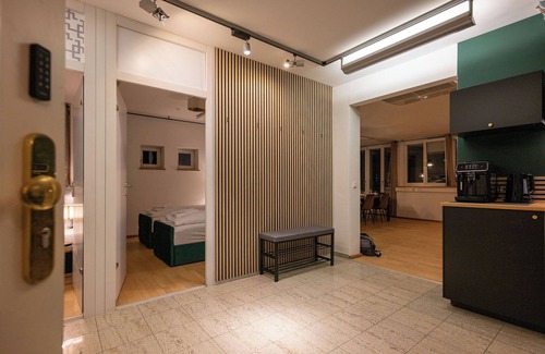 St. Paul Apartment | Munich 100 meters from Oktoberfest for 16 guests in Apartment Helsinki