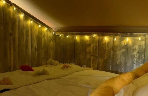 Foxley Apartment | Muntjac is a wonderful safari tent situated in rural Norfolk with ample space