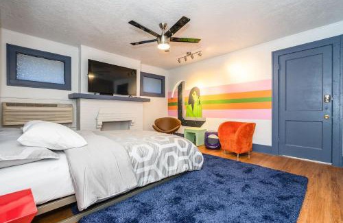 Central Oklahoma City Apartment | Mural studio-near Plaza District