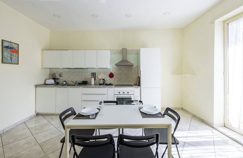Quartieri Spagnoli Apartment | Murales street on Spanish Quarter