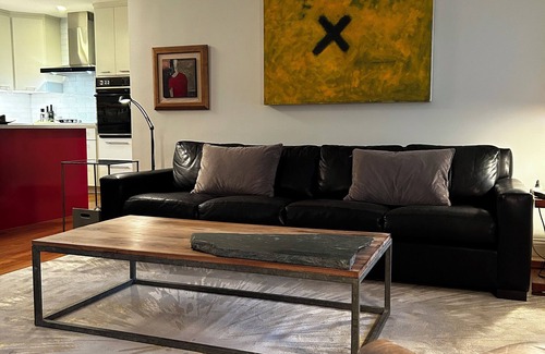 Murfreesboro House | Murfreesboro Mid-Century Modern with AC, WiFi